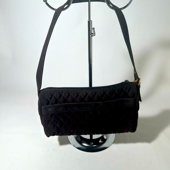 Elegant Black Quilted Shoulder Bag with Diamond Pattern - Picture 2 of 11